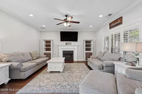 Living - 2060 Jefferson Pkwy, Hernando, MS 38632 photo 1 of 1