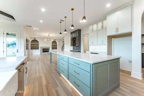 Kitchen - 277 Oakworth Dr, Hernando, MS 38632 photo 5 of 5