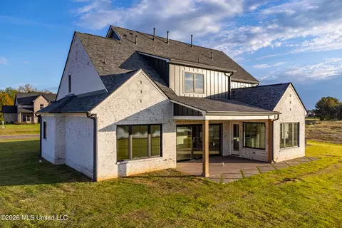 Exterior - 277 Oakworth Dr, Hernando, MS 38632 photo 6 of 9