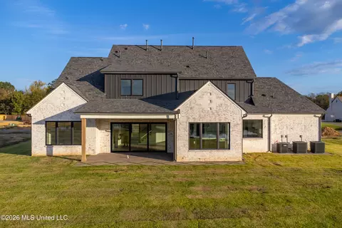 Exterior - 277 Oakworth Dr, Hernando, MS 38632 photo 8 of 9