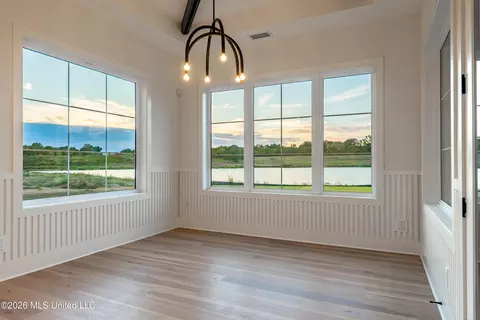 Dining - 277 Oakworth Dr, Hernando, MS 38632 photo 1 of 2
