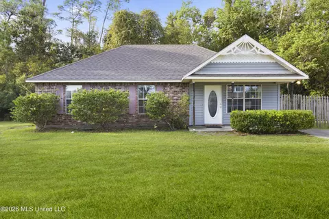 660 Keller St, Bay Saint Louis, MS 39520