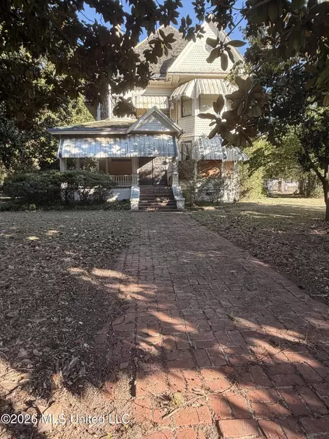 118 Grand Ave, Yazoo City, MS 39194