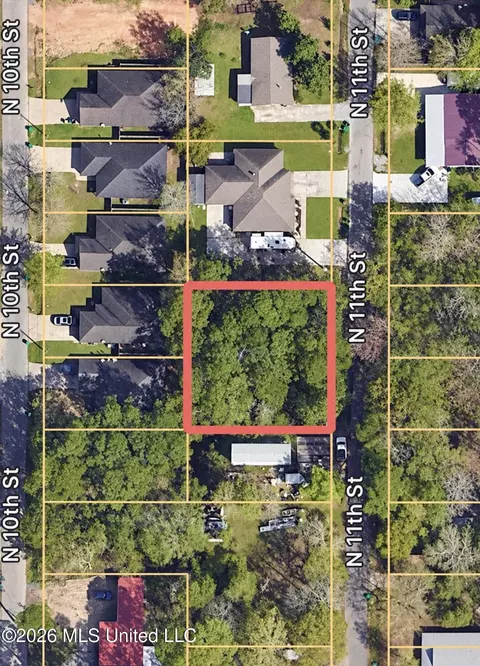 N 11th Street, Ocean Springs, MS 39564