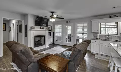 Entry Way - 255 Spring Creek Rd, Flora, MS 39071 photo 2 of 4
