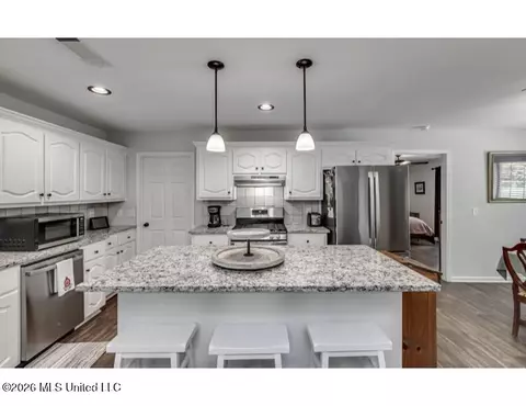 Kitchen - 255 Spring Creek Rd, Flora, MS 39071 photo 2 of 7