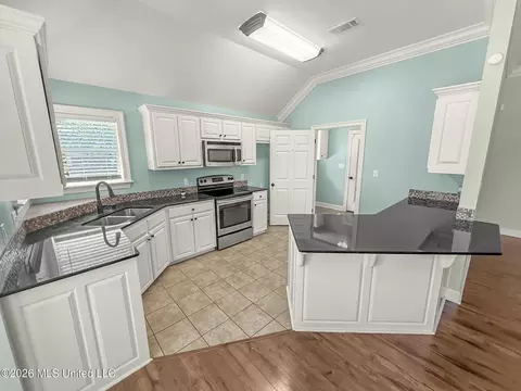Kitchen - 1019 Mindy Ln, Summit, MS 39666 photo 1 of 3
