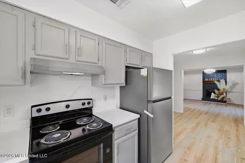Kitchen - 4336 Cypress, Jackson, MS 39212 photo 3 of 4