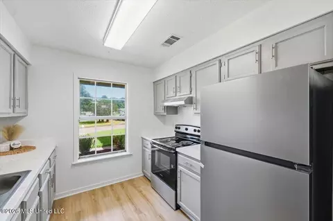 Kitchen - 4336 Cypress, Jackson, MS 39212 photo 2 of 4