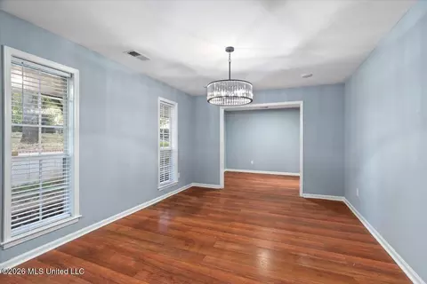 Living - 2398 Placid Cv, Nesbit, MS 38651 photo 3 of 3