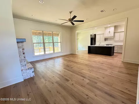 Living - 4 Stampede Pass, Sumrall, MS 39482 photo 3 of 4