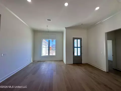 Living - 352 Aurora Cir, Canton, MS 39046 photo 2 of 4
