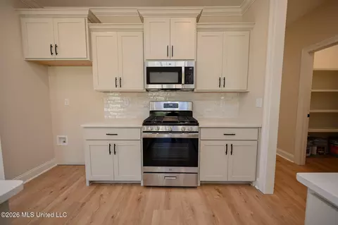 Kitchen - 2960 Molly Cv, Nesbit, MS 38651 photo 3 of 3