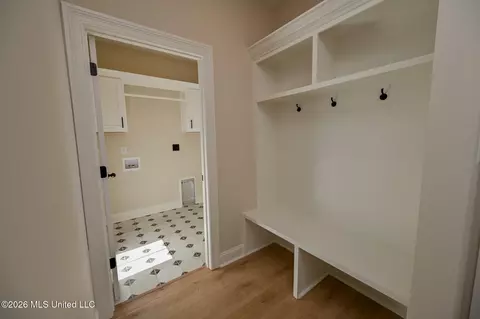 Entry Way - 2960 Molly Cv, Nesbit, MS 38651 photo 1 of 3
