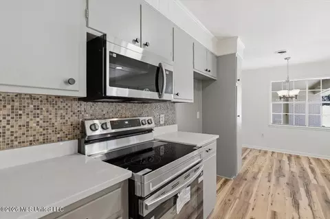 Kitchen - 1226 Ferncrest Dr, Jackson, MS 39211 photo 3 of 3