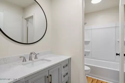 Bath - 1226 Ferncrest Dr, Jackson, MS 39211 photo 3 of 3