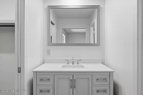Bath - 1226 Ferncrest Dr, Jackson, MS 39211 photo 1 of 3