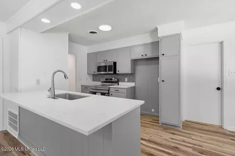 Kitchen - 1226 Ferncrest Dr, Jackson, MS 39211 photo 1 of 3