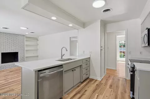 Kitchen - 1226 Ferncrest Dr, Jackson, MS 39211 photo 2 of 3