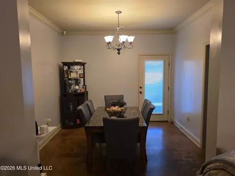Dining - 337 Towne St, Brandon, MS 39042 photo 1 of 1