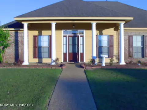 Exterior - 337 Towne St, Brandon, MS 39042 photo 4 of 5
