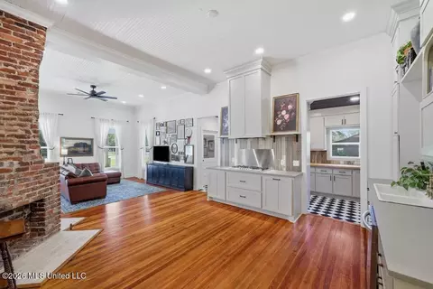 Entry Way - 165 Second St, Flora, MS 39071 photo 1 of 3