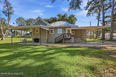Exterior - 165 Second St, Flora, MS 39071 photo 4 of 8