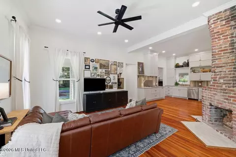 Living - 165 Second St, Flora, MS 39071 photo 1 of 3