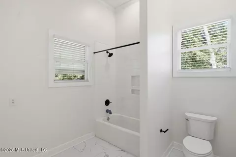 Bath - 165 Second St, Flora, MS 39071 photo 5 of 6