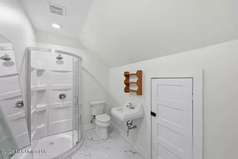 Bath - 165 Second St, Flora, MS 39071 photo 6 of 6