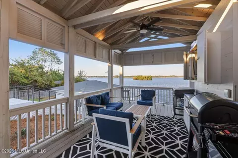Exterior - 205 Audubon Point Dr, Brandon, MS 39047 photo 3 of 20