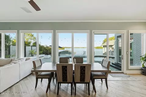 Dining - 205 Audubon Point Dr, Brandon, MS 39047 photo 3 of 3