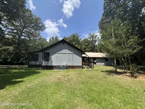 Exterior - 4022 Pleasant Hill Dr, Summit, MS 39666 photo 3 of 4