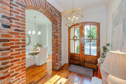 Entry Way - 121 Vinca Dr, Madison, MS 39110 photo 1 of 4