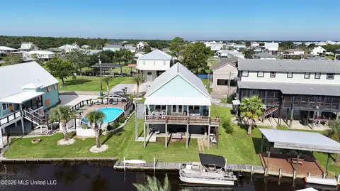 854 Deer Dr, Bay Saint Louis, MS 39520