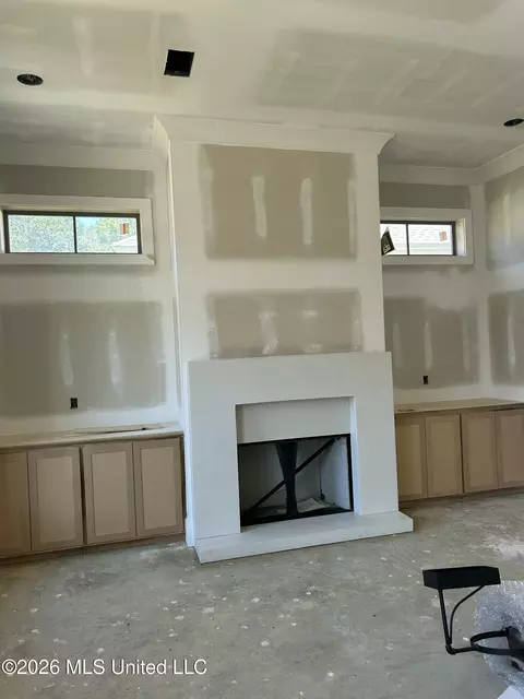 Living - 150 Water St, Madison, MS 39110 photo 1 of 1