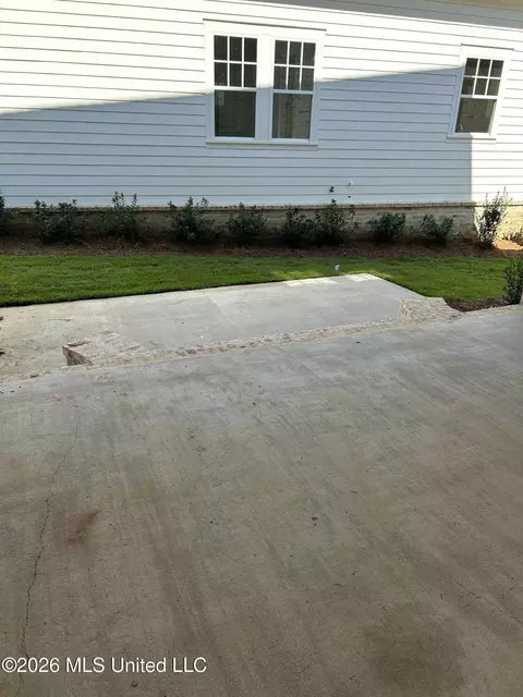 Exterior - 150 Water St, Madison, MS 39110 photo 2 of 7