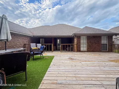 Exterior - 154 Notting Hill Pl, Canton, MS 39046 photo 10 of 12