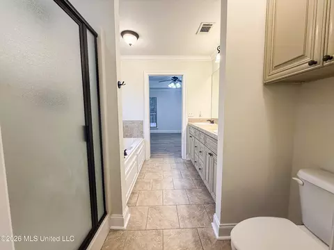 Bath - 154 Notting Hill Pl, Canton, MS 39046 photo 6 of 6