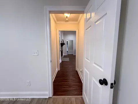 Entry Way - 154 Notting Hill Pl, Canton, MS 39046 photo 2 of 2
