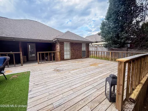 Exterior - 154 Notting Hill Pl, Canton, MS 39046 photo 9 of 12