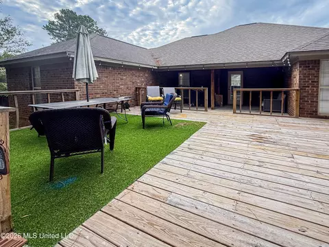 Exterior - 154 Notting Hill Pl, Canton, MS 39046 photo 8 of 12