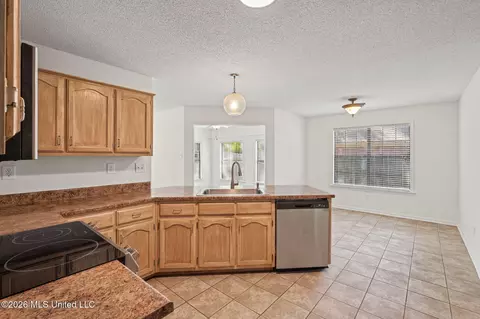 Kitchen - 5870 Morganton Dr, Olive Branch, MS 38654 photo 3 of 4