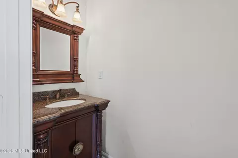 Bath - 5870 Morganton Dr, Olive Branch, MS 38654 photo 3 of 3
