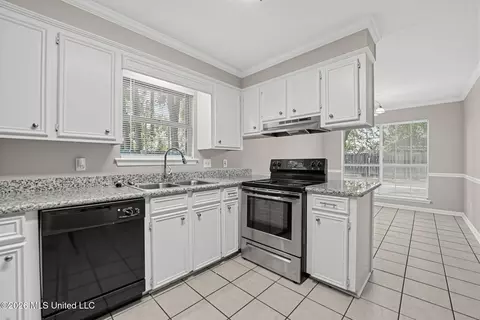 Kitchen - 21 Riverview Cv, Byram, MS 39272 photo 1 of 2