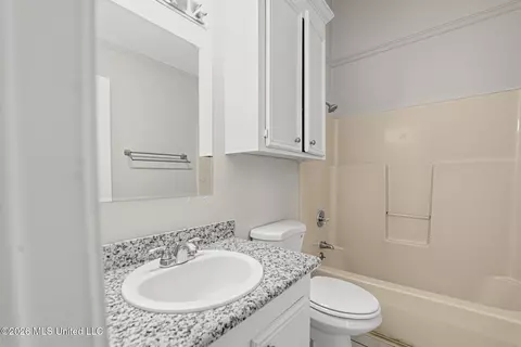 Bath - 21 Riverview Cv, Byram, MS 39272 photo 1 of 4