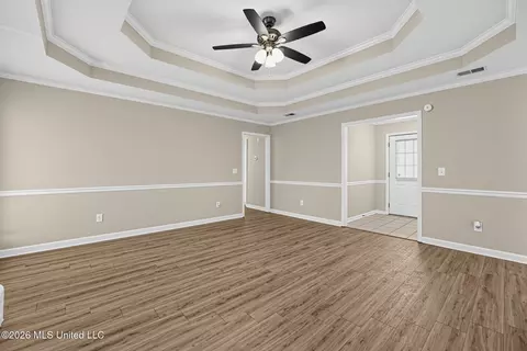 Living - 21 Riverview Cv, Byram, MS 39272 photo 3 of 4