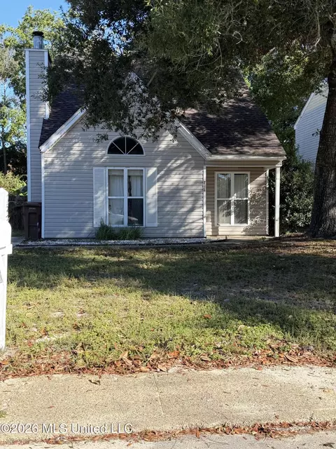2376 Trafalgar Dr, Biloxi, MS 39531