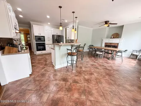 Kitchen - 7401 Michael Dr, Hernando, MS 38632 photo 7 of 7