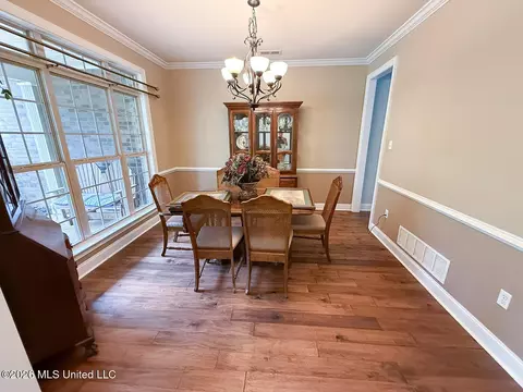 Dining - 7401 Michael Dr, Hernando, MS 38632 photo 5 of 7